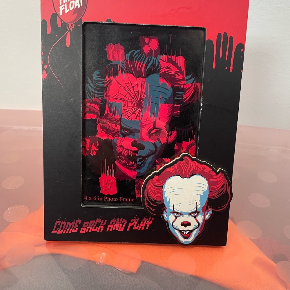 Pennywise IT Clown Horror Bloody Picture Frame